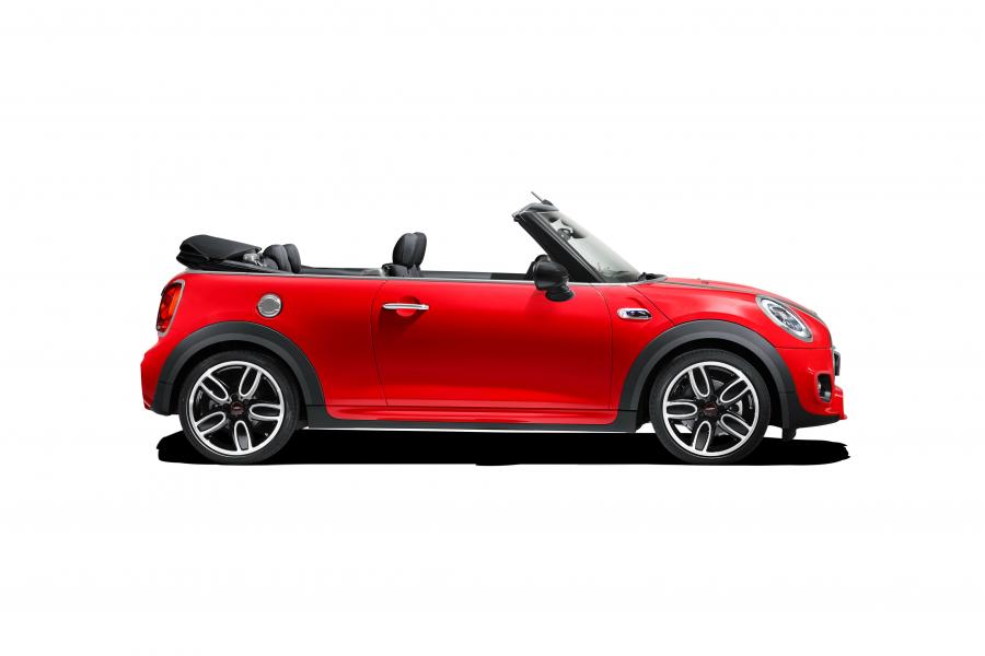  Mini Cooper S Cabrio JCW Package 2015 года  (UK) (фото 24 из 30)